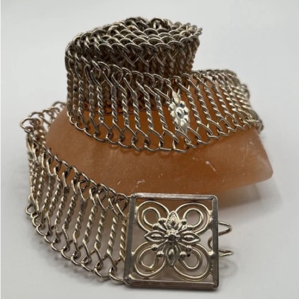 Elegant Silver Chain Bracelet